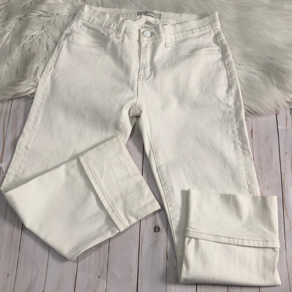 Henry & Belle white cropped cuff jeans size 29